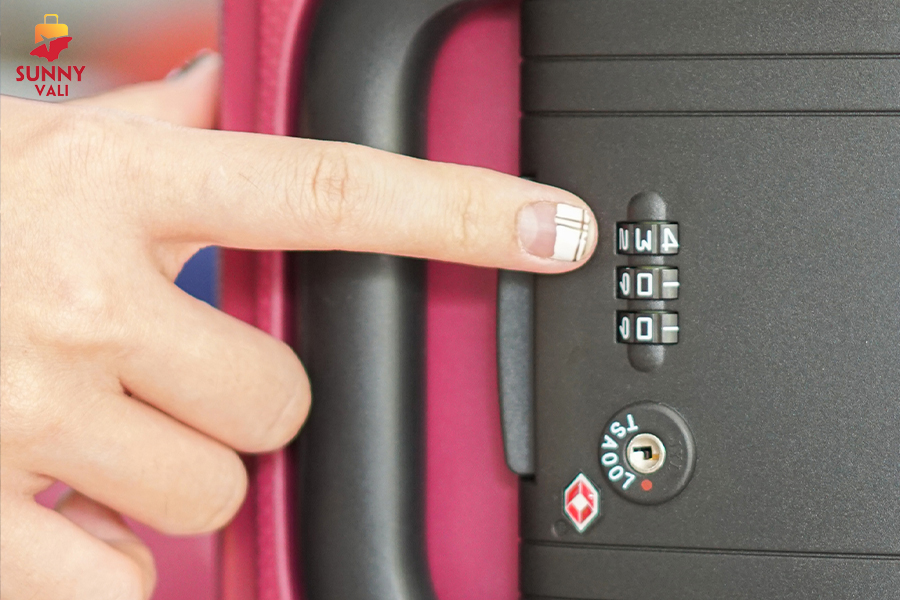 cách bảo quản vali khi đi máy bay