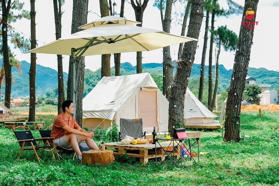 Cắm trại giữa rừng thông Bản Áng là một trải nghiệm tuyệt vời